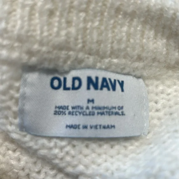 Old Navy Oversized Sweater - Picture 4 of 4